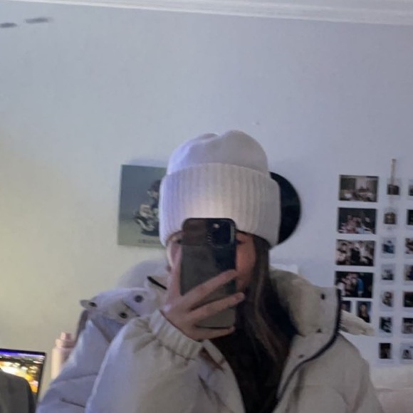 Urban Outfitter Cream Beanie Nwot 
